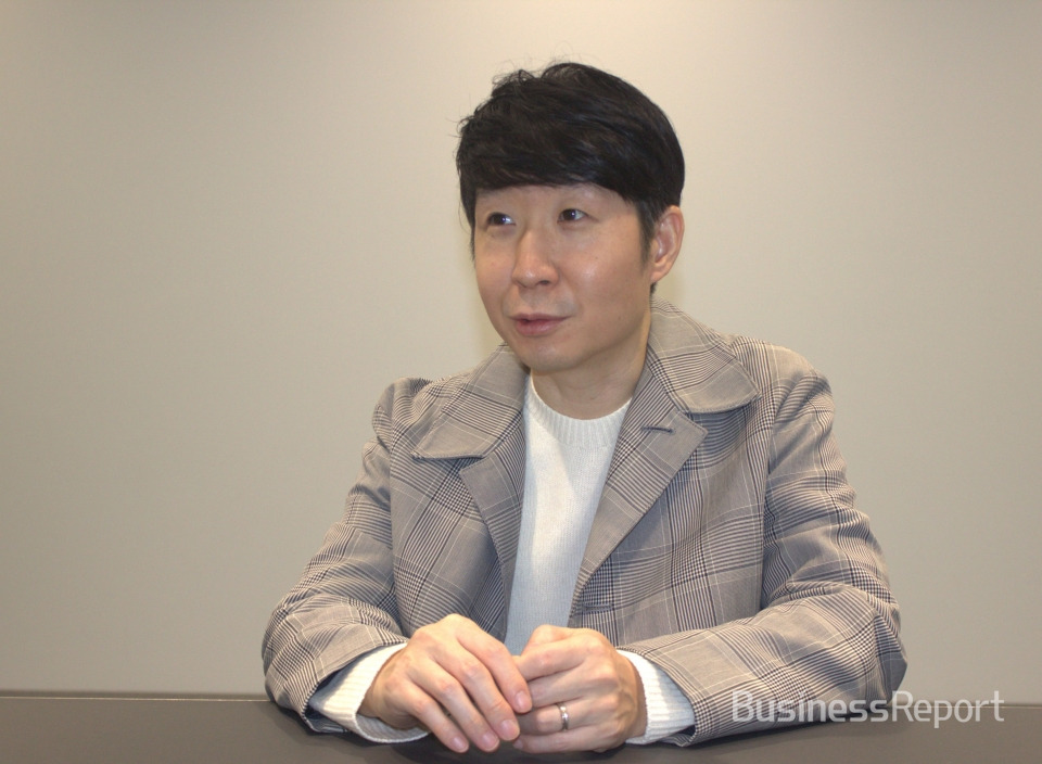 지난 12일 오전 서울 강남구 싸이칸타워 하이퍼코퍼레이션 본사에서 진행된 비즈니스리포트와 인터뷰에서 이상석 대표가 향후 계획 등을 설명하고 있다. ​